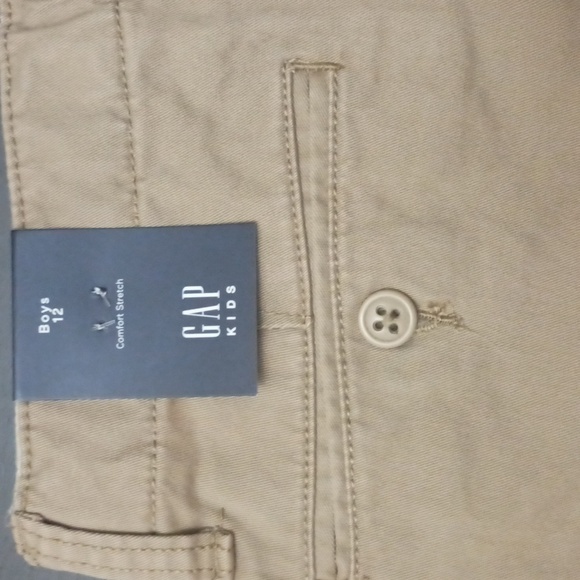 GAP 2 Pair of Boy's Straight-Fit Stretch Khaki Uniform Pants - Picture 6 of 10
